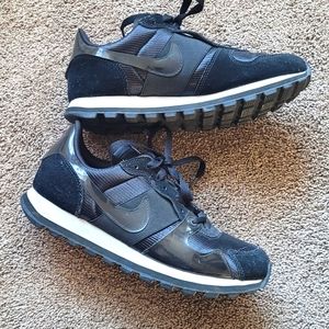 Womens Nike Venture Casual shoe